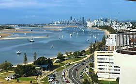 Broadwater Shores Waterfront Apartments